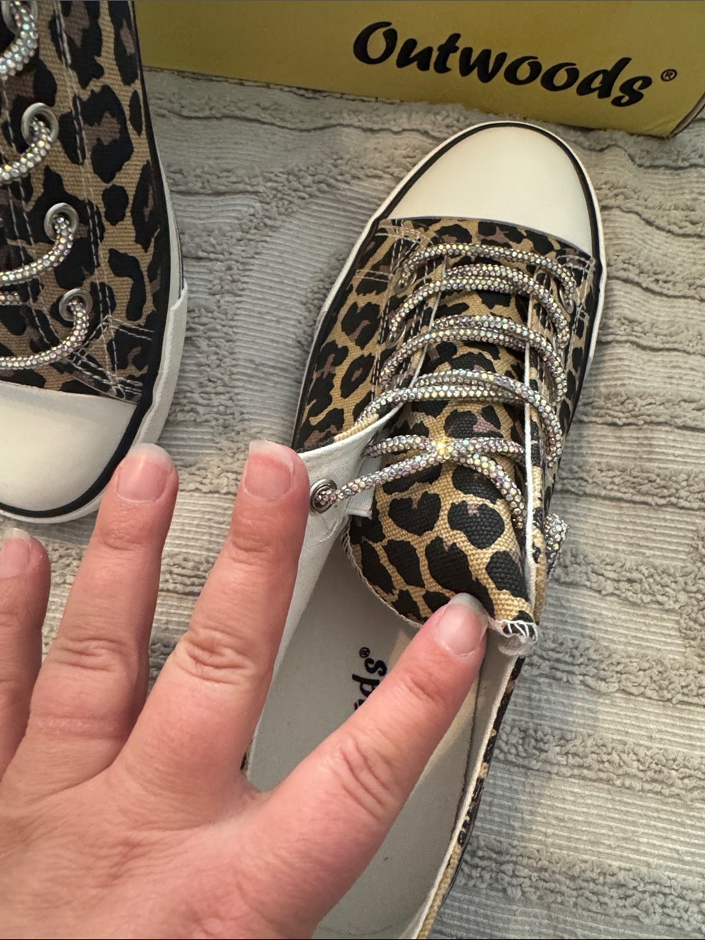 Out woods Leopard Print Low-Top Canvas Sneakers - with rhinestone laces - Picture 12 of 16